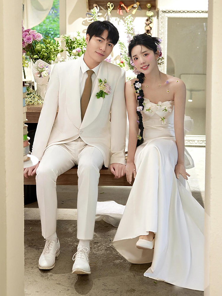 Elegant Satin Wedding Dress Si - Photography Young recension och pris