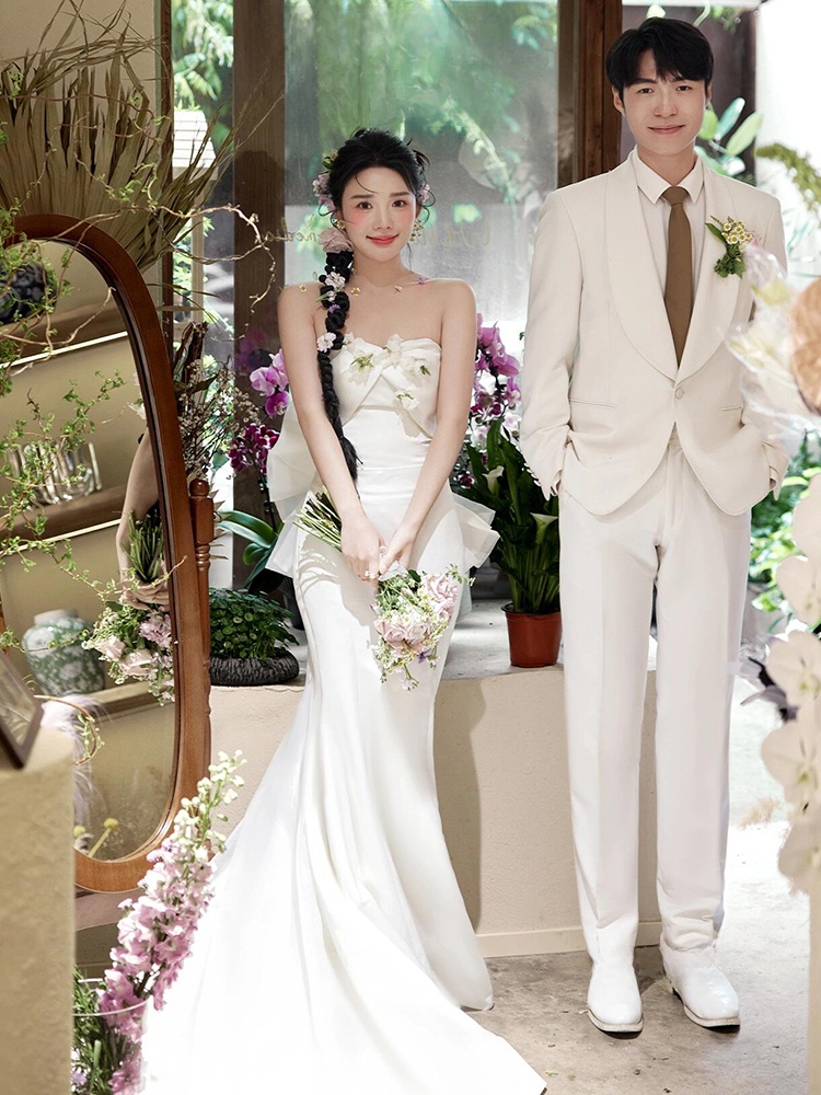 Elegant Satin Wedding Dress Si - Photography Young recension och pris