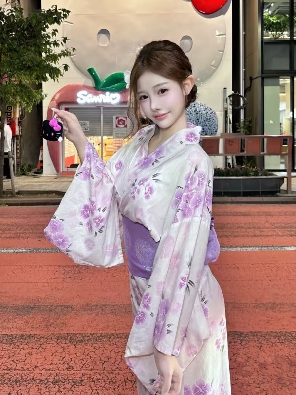 Traditional Japanese Kimono St - Photography Young recension och pris