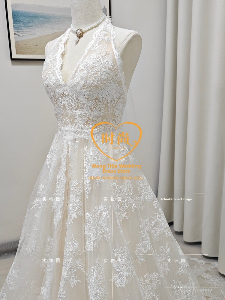 Elegant Lace Bridal Gown with  - Photography Young recension och pris